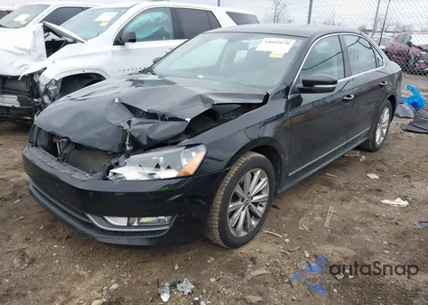 2013 Volkswagen Passat 2.5L Sel Premium z USA, uszkodzony, nr VIN 1VWCP7A36DC078035